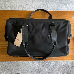 Beis The Weekender in Black